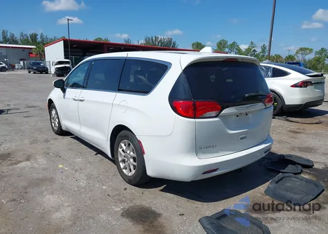 2017 Chrysler Pacifica Touring z USA, uszkodzony, nr VIN 2C4RC1DG6HR831175